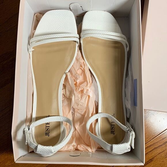 JUSTFAB Amymda Size 11 white flat sandals. NEW - Picture 2 of 9